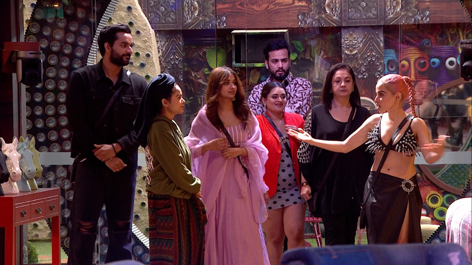 Bigg Boss Ott 2 Contestant Elvish Yadav Wants To Design Suit Salwar For Urfi Javed Check How 1390